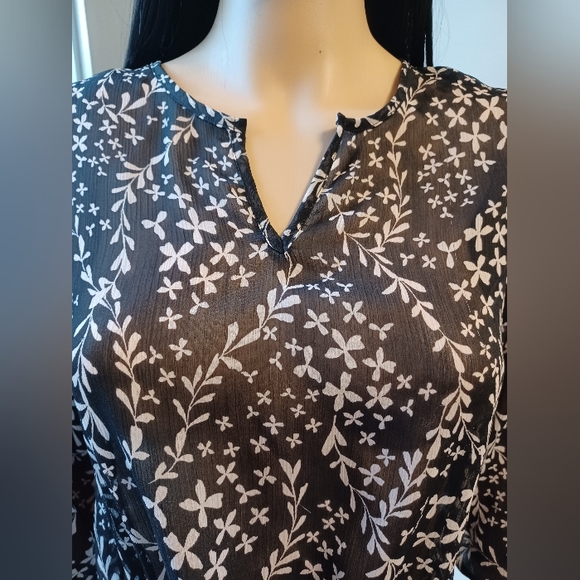 Black & White Floral Sheer Long Shirt Blouse XS - Picture 5 of 12